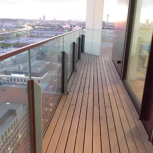 Triiiple Level 21 Mit Balkon Und Tiefgarage Apartment